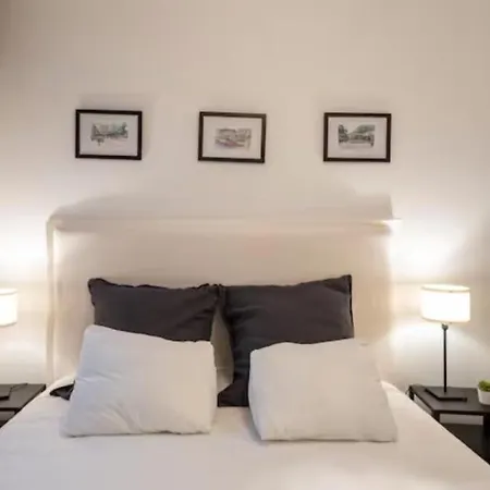 Amazing Location Coruna Downtown Apartment